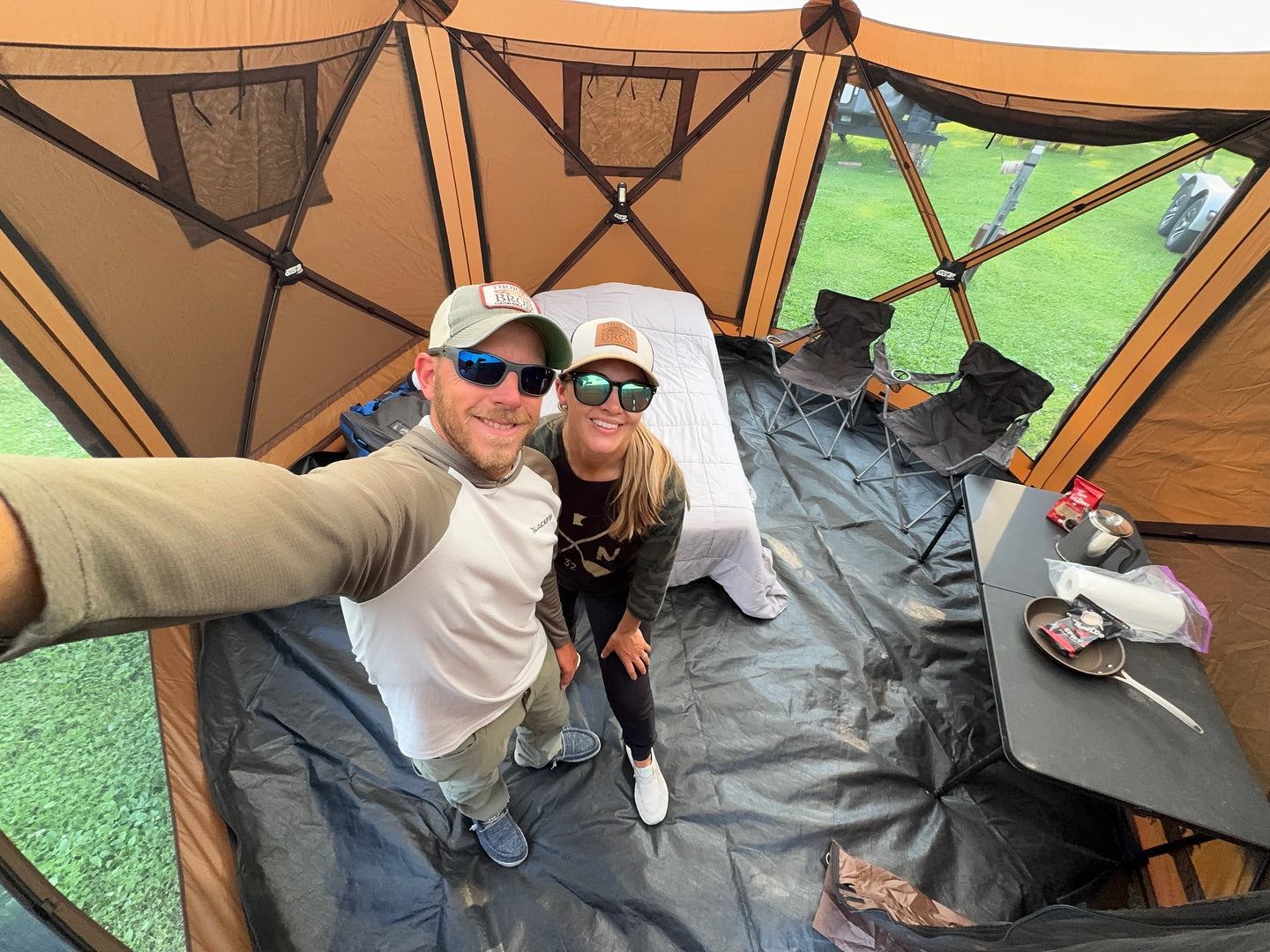 Camping/Outdoors - Tents/Pavillions
