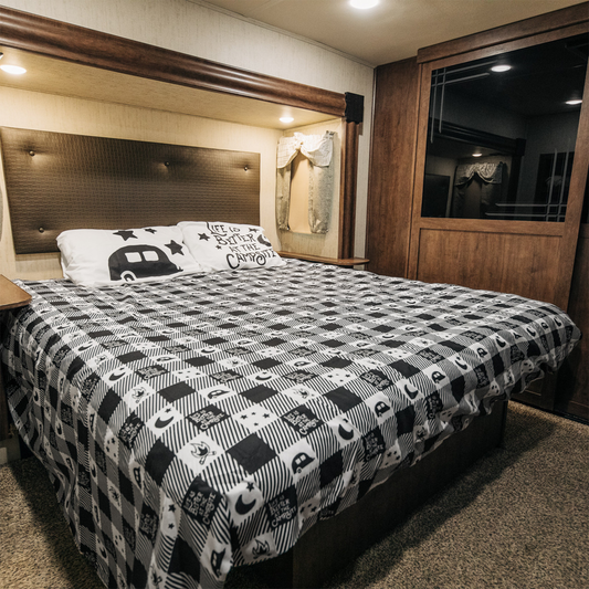 Camco Life Is Better At The Campsite King Sheet Set KINGPLAIDSHEET